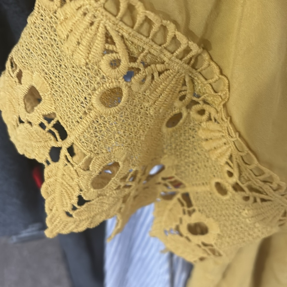Iris yellow top with embroidery - Picture 2 of 2